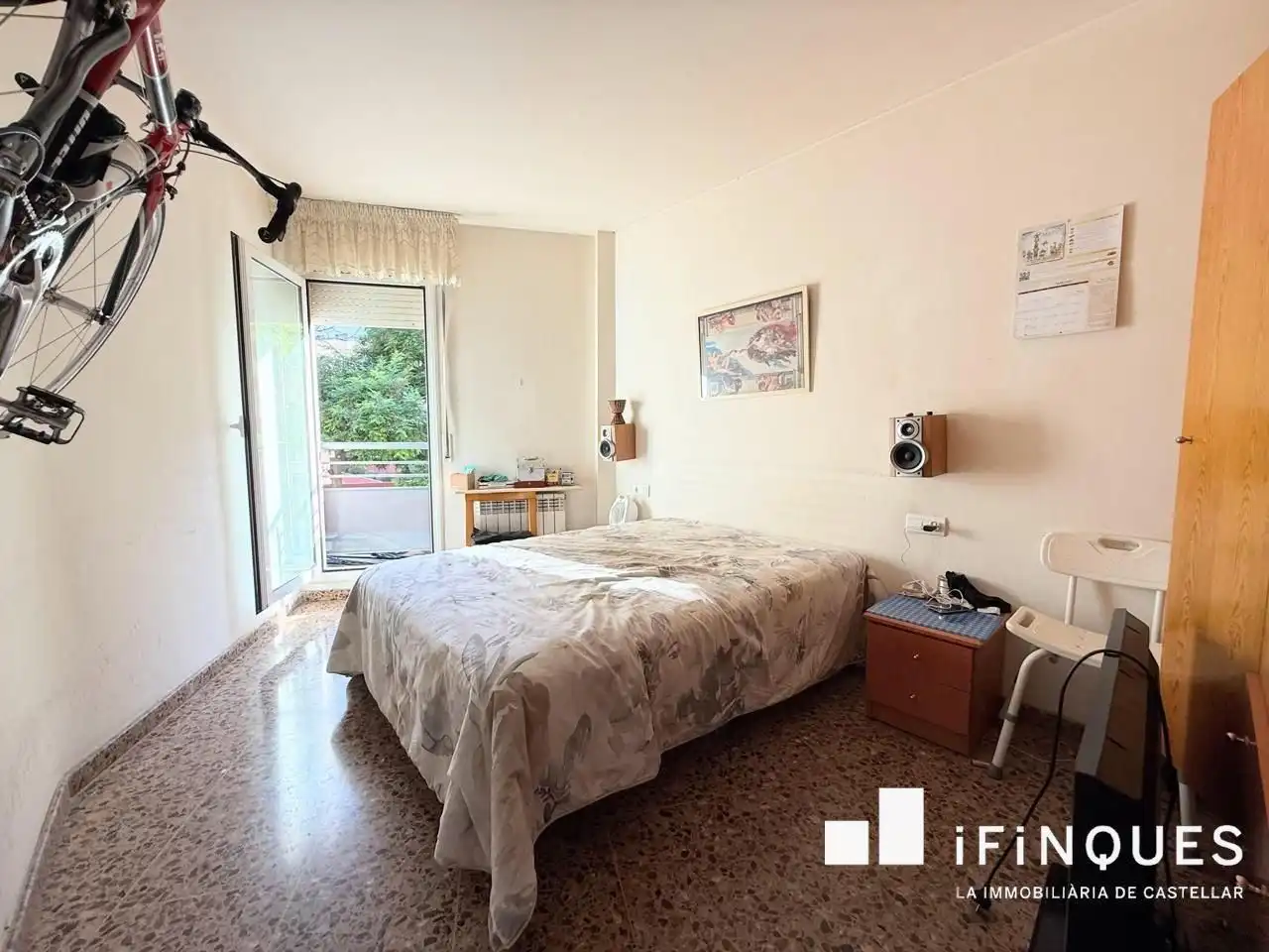 Habitación de Planta baja en venta en Castellar del Vallès con Calefacción, Terraza y Internet