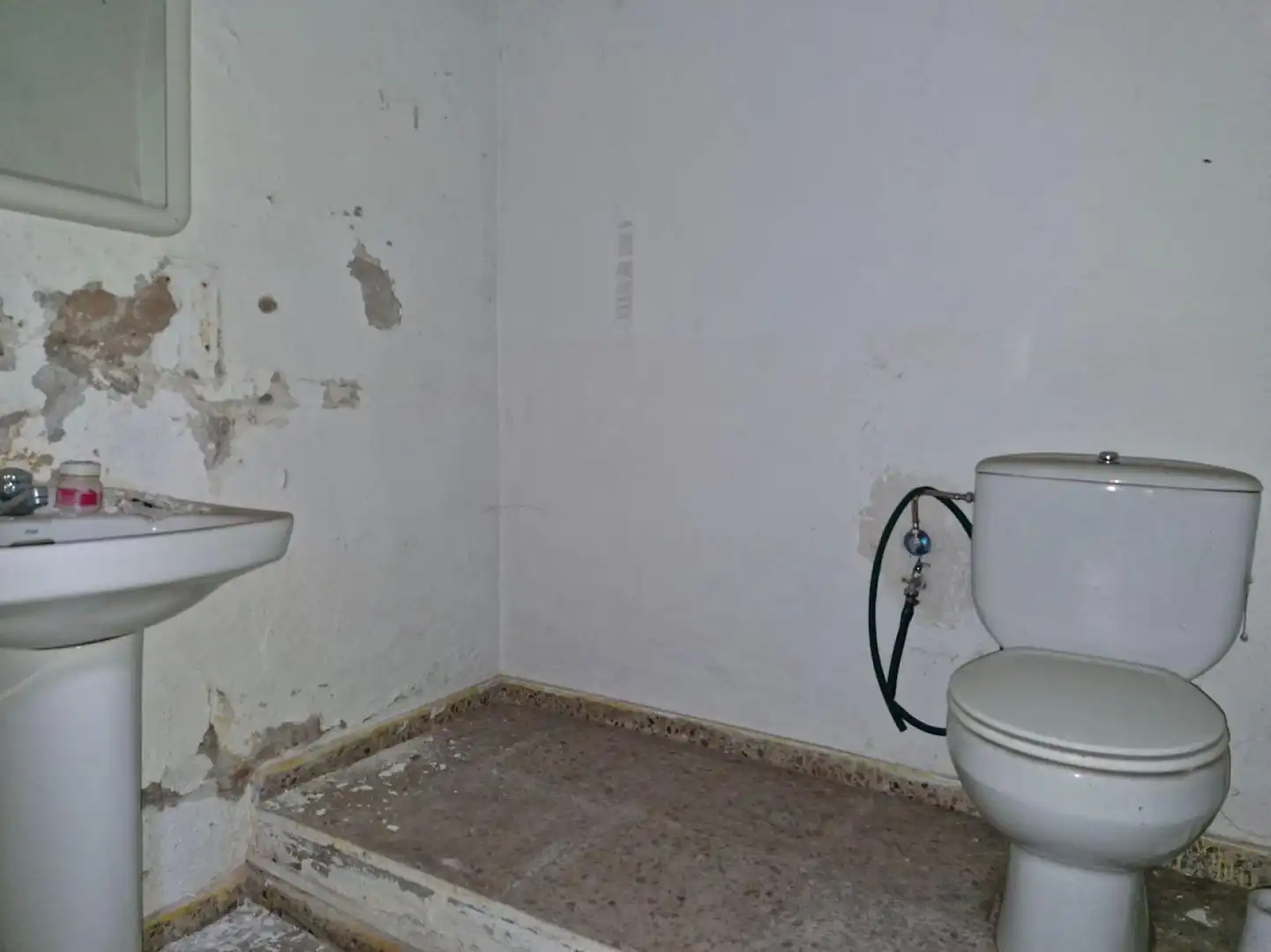 Badezimmer von Geschaftsraum zur Miete in Torrelavega 