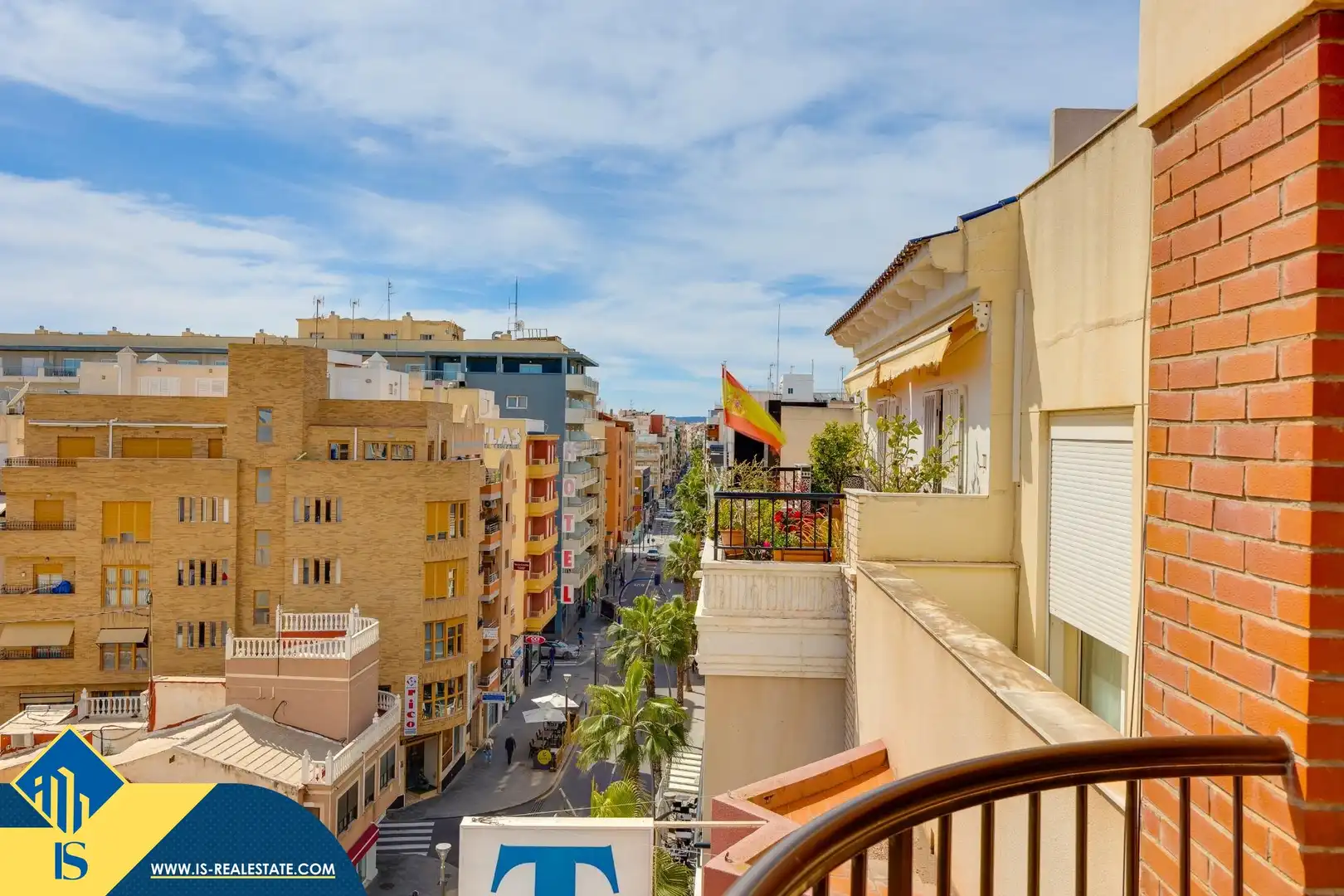 Vista exterior de Ático de alquiler en Torrevieja con Terraza, Trastero y Amueblado