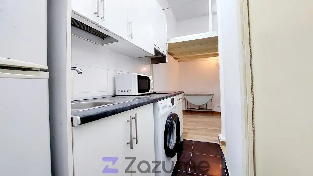 Kitchen of Lofts for rent in Madrid  with Air Conditioner, Oven and Washing machine