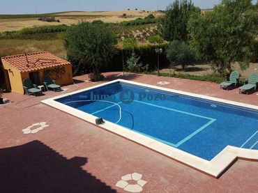 Xalet amb piscina en venda a Almendralejo