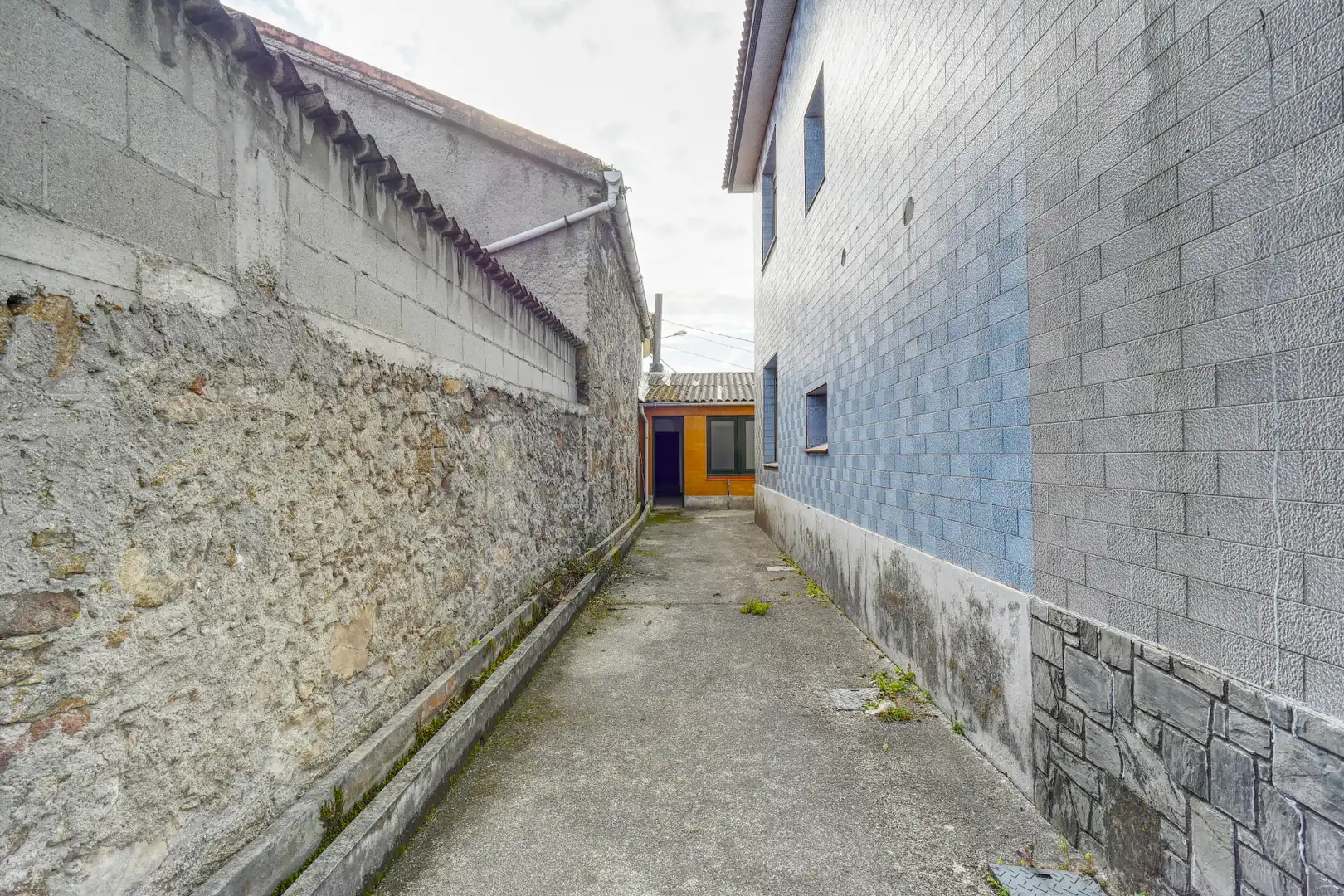 Vista exterior de Casa o xalet en venda en Arteixo amb Parquet, Terrassa i Traster