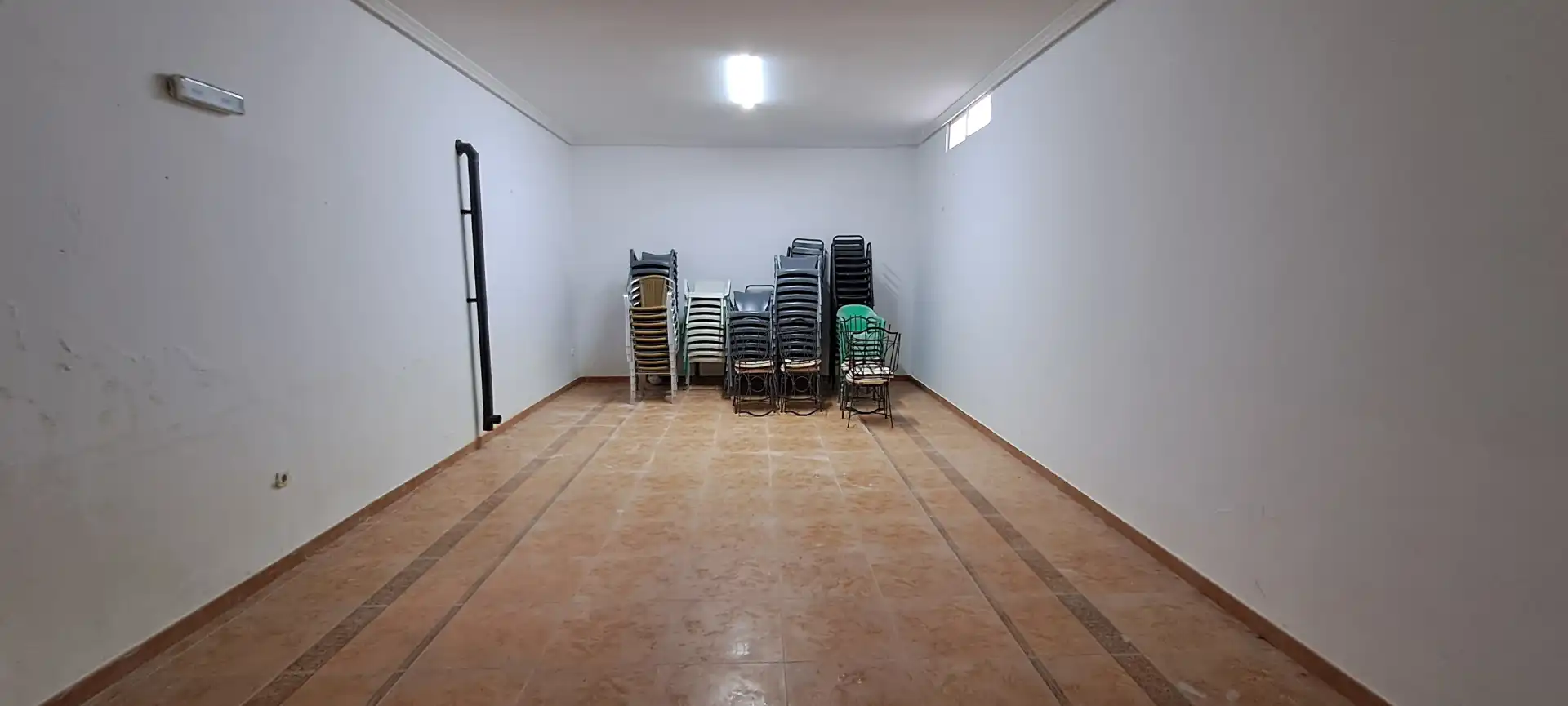 Gebäude zur Miete in N-6, 86, Villacastín