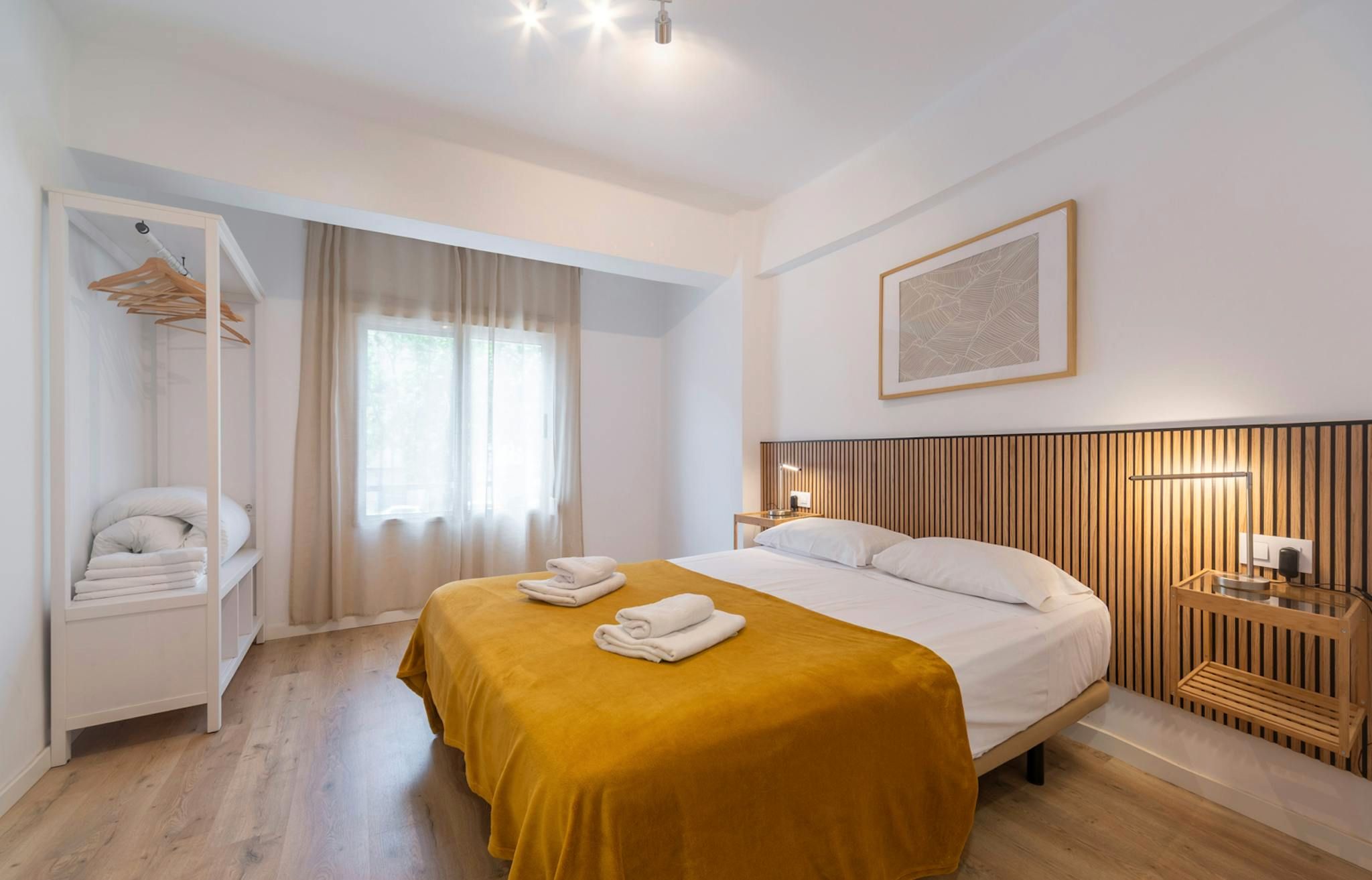 Habitación de Piso de alquiler en  Valencia Capital con Aire acondicionado, Calefacción y Amueblado