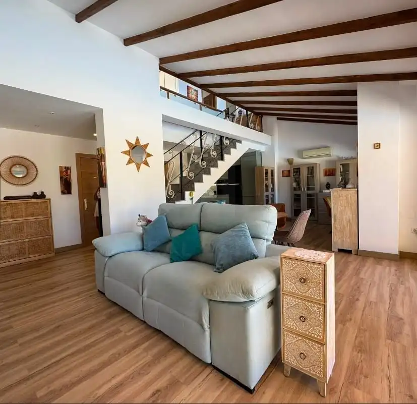 Sala d'estar de Casa o xalet en venda en La Nucia amb Aire condicionat, Calefacció i Terrassa