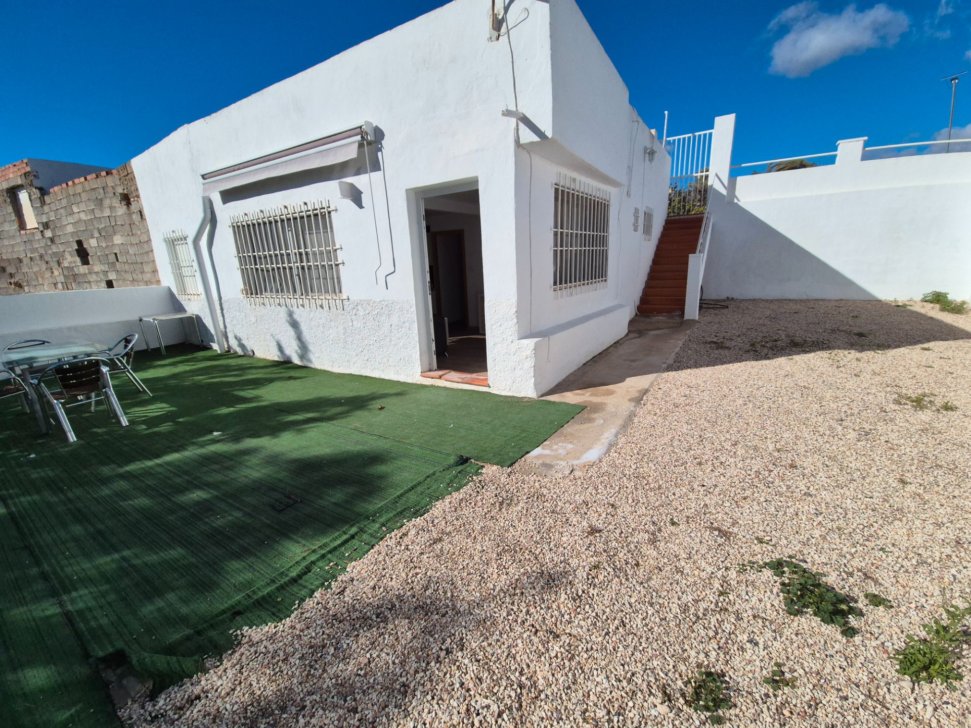 Vista exterior de Casa o xalet de lloguer en Crevillent amb Terrassa, Moblat i Es permeten mascotes