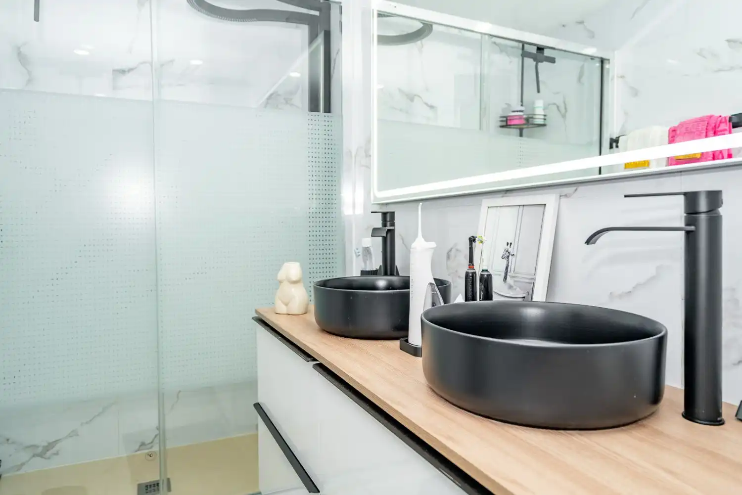 Bathroom of Detached homes for sale in Laguna Park