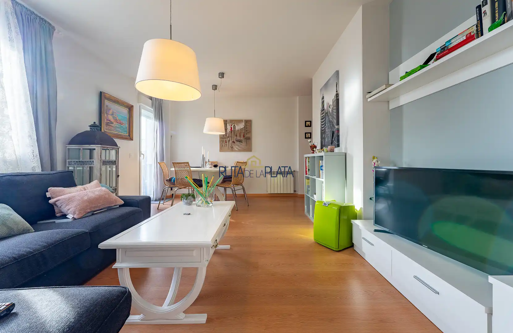Sala de estar de Casa adosada en venta en Roales con Calefacción, Jardín privado y Alarma