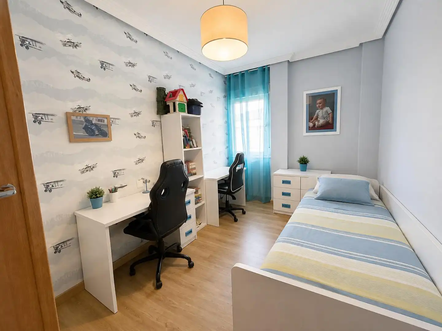 Habitación de Casa adosada en venta en Poblete con Aire acondicionado, Calefacción y Jardín privado