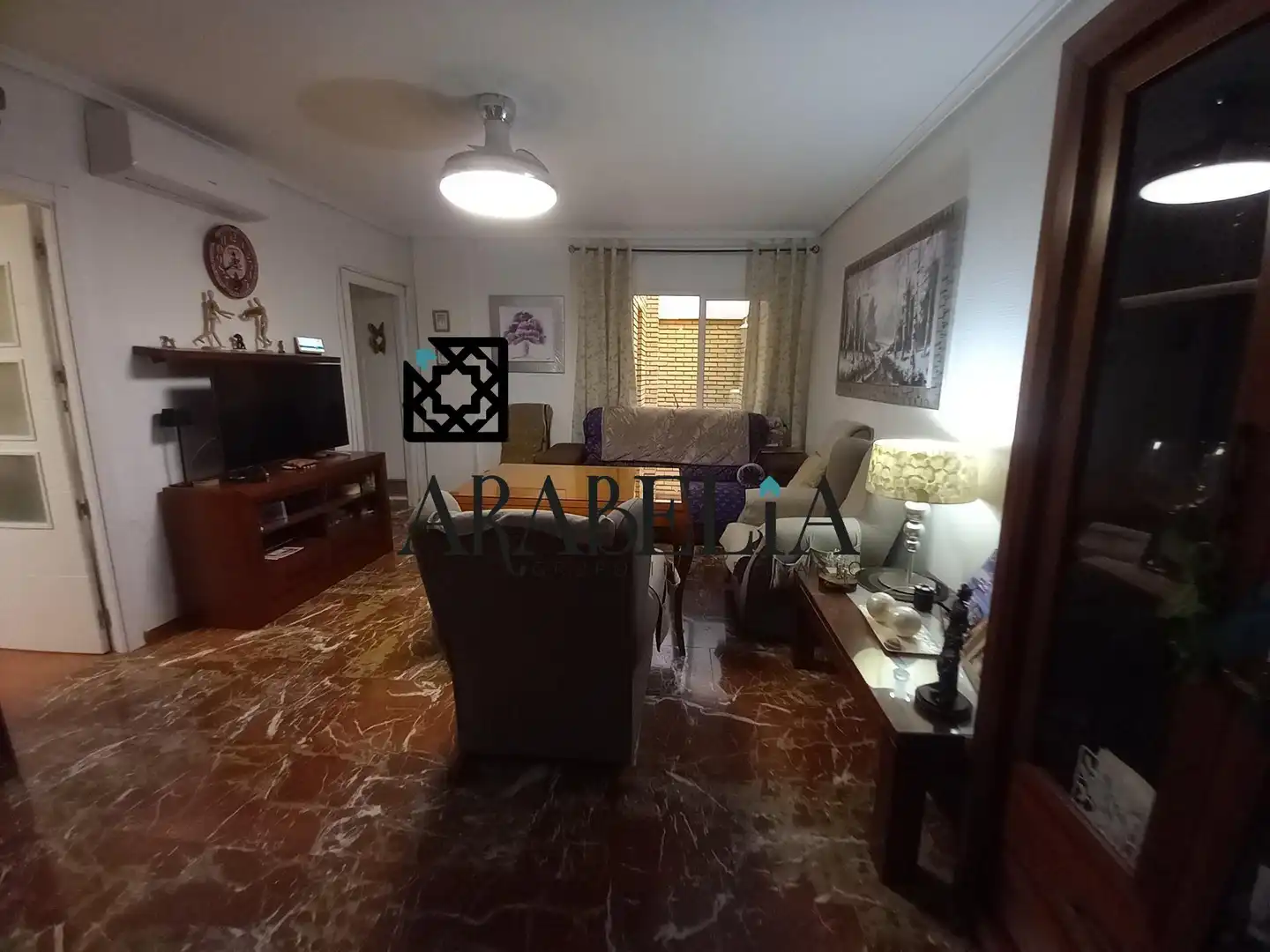 Wohnung zum Verkauf in Córdoba mit Klimaanlage, Abstellraum und Möbliert