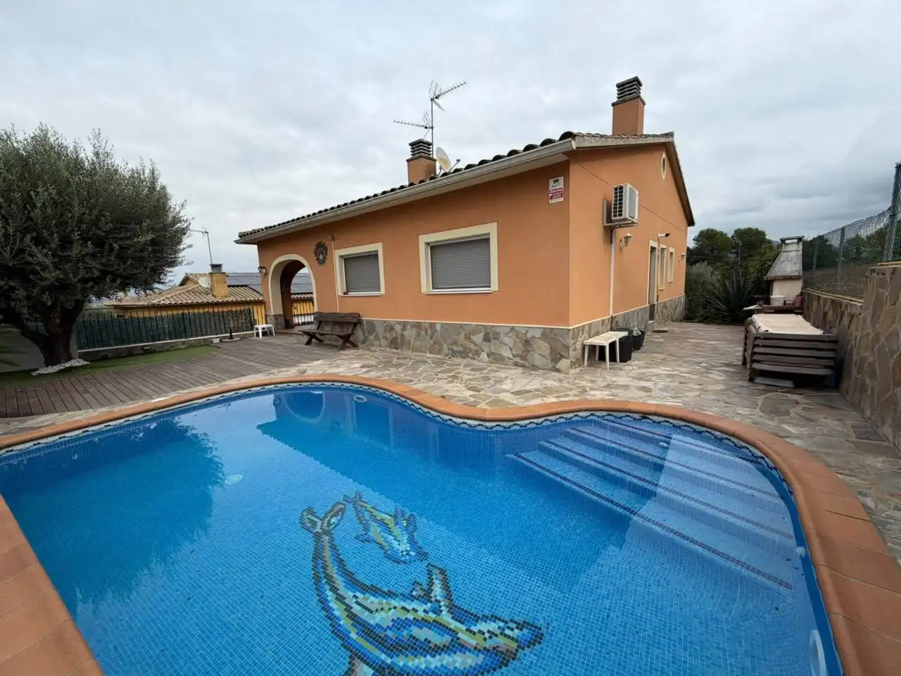 Casa amb piscina en venda a Montornès del Vallès