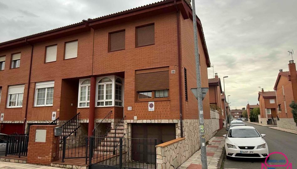 Foto 1 de Casa adosada de lloguer a Marqués de Santillana, Trobajo del Camino, León