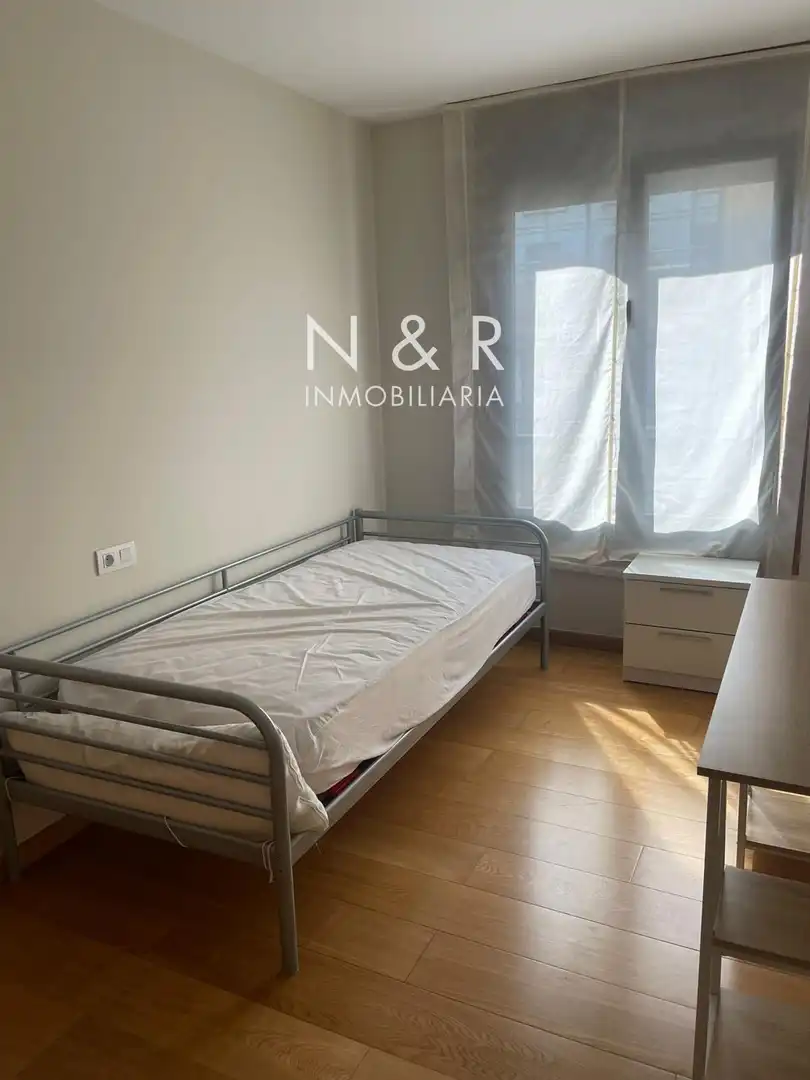 Bedroom of Flat for rent in Santiago de Compostela   with Heating, Terrace and Furnished