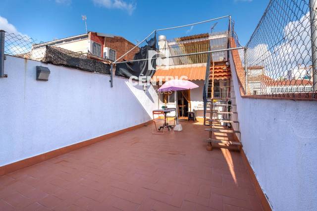 Casa adosada en Venta en Barri del Centre