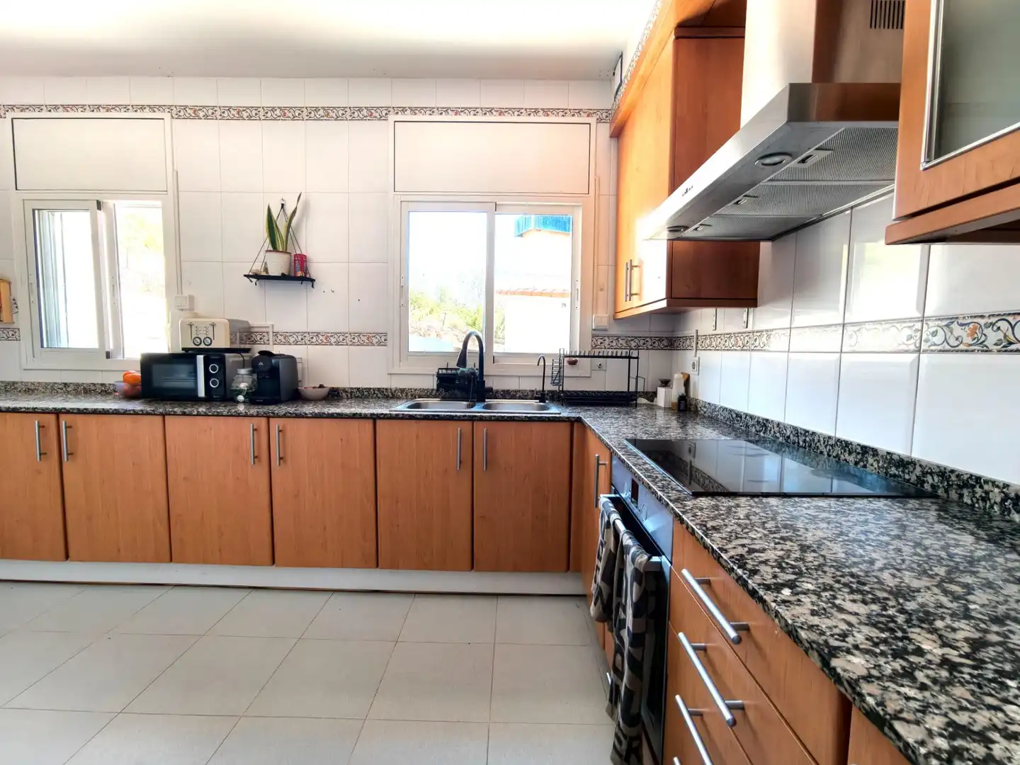 Cocina de Casa o chalet en venta en El Montmell con Aire acondicionado, Calefacción y Jardín privado