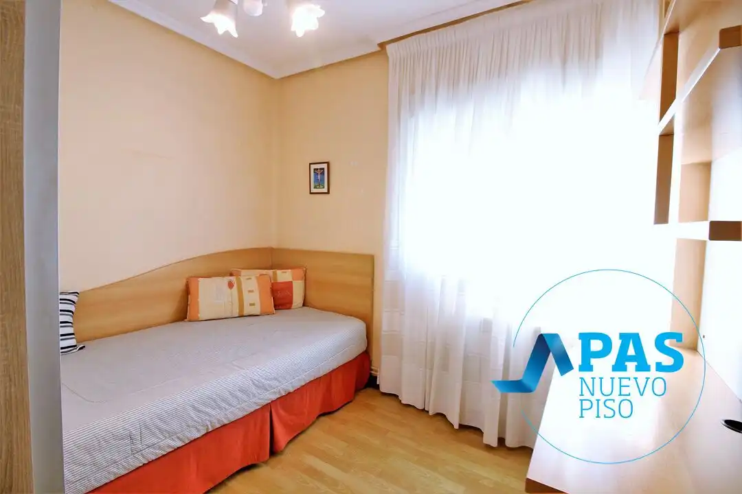 Habitación de Piso en venta en Santander con Calefacción