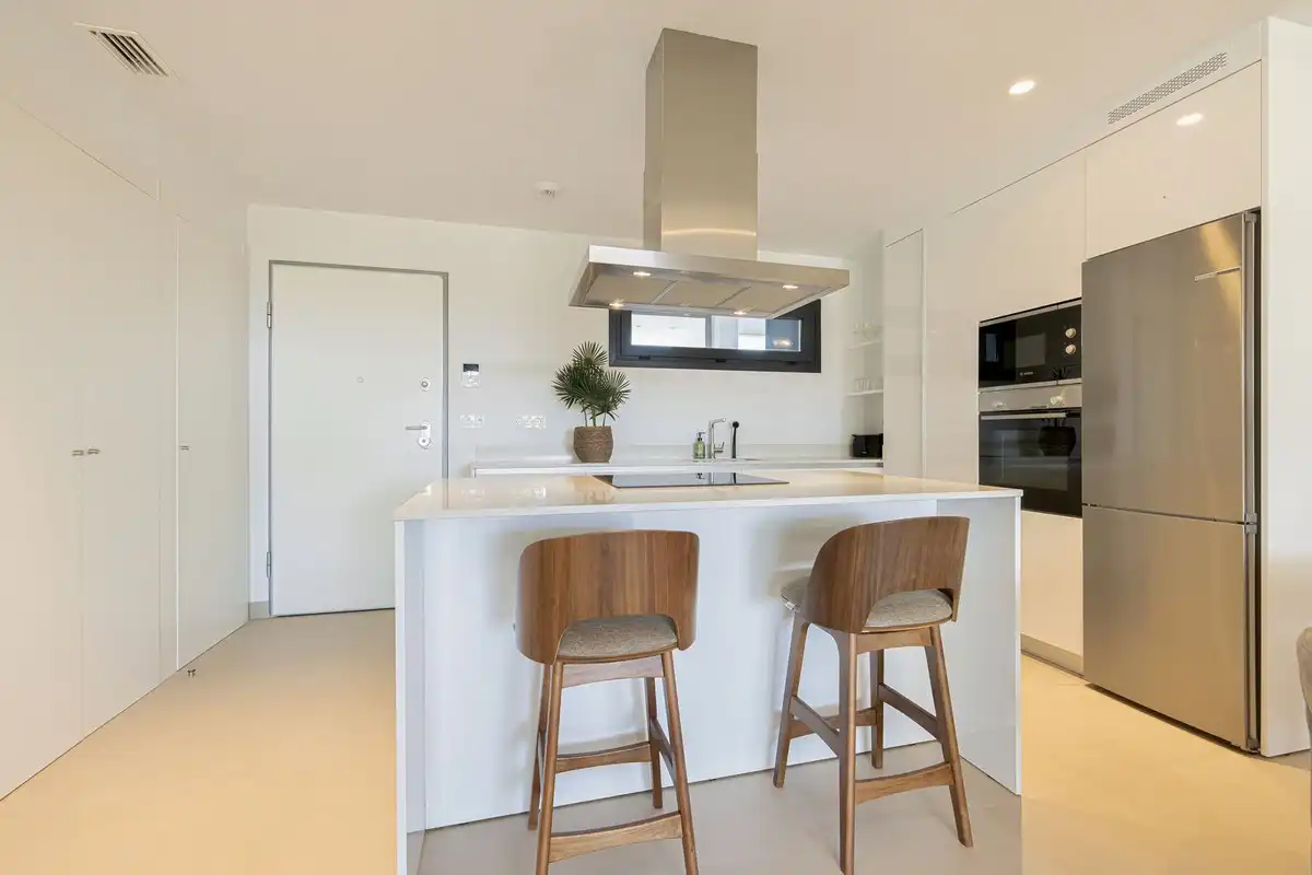 Apartamento con ascensor en venta en Río Real - Los Monteros, imagen 13