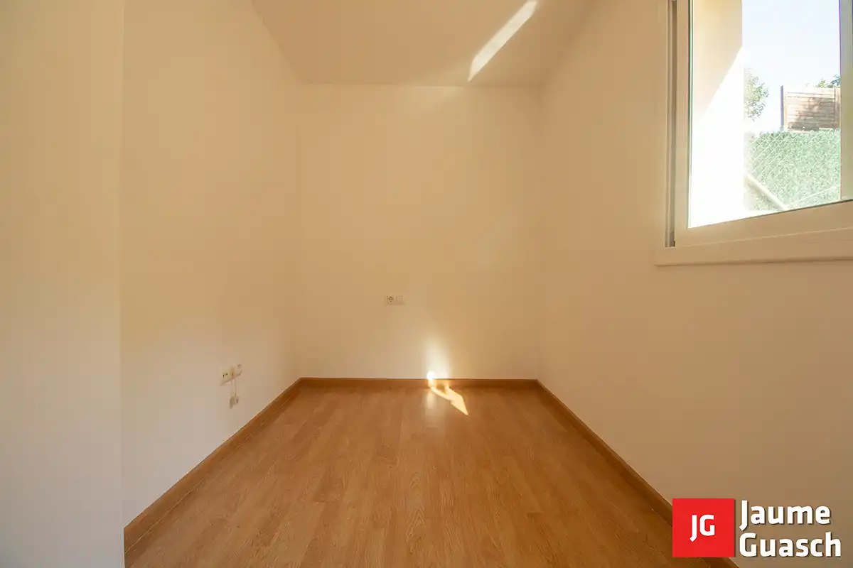 Casa adosada en venda en La Pobla de Montornès   amb Calefacció, Parquet i Traster