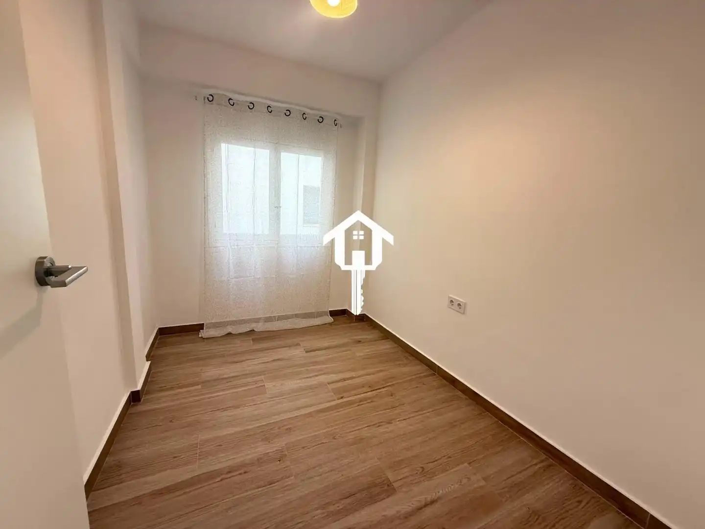 Habitación de Piso en venta en Elda con Balcón