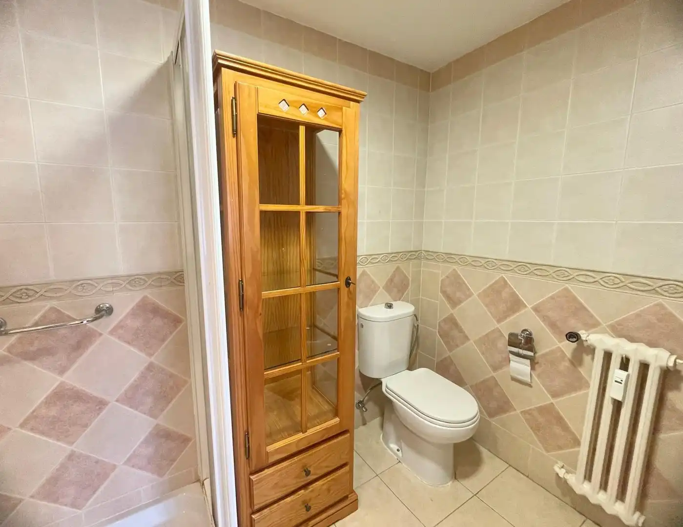 Bathroom of Flat for rent in Granada  with Furnished and Balcony