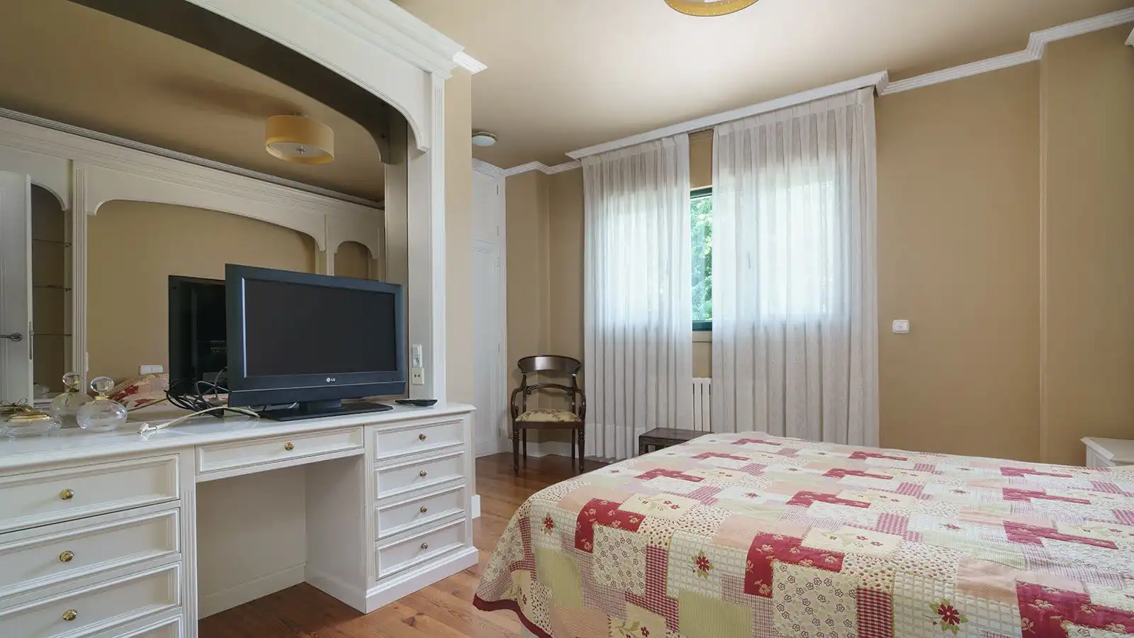 Habitación de Casa o chalet en venta en Oleiros con Calefacción, Jardín privado y Parquet
