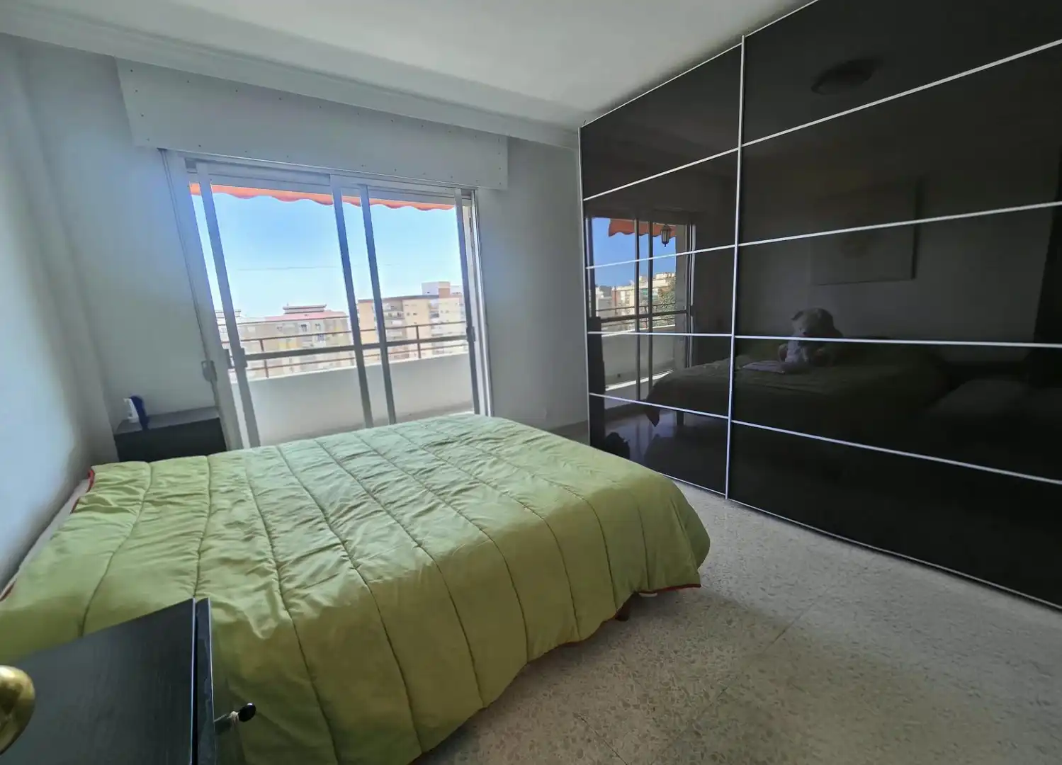 Habitación de Piso en venta en Málaga con Jardín privado, Terraza y Amueblado