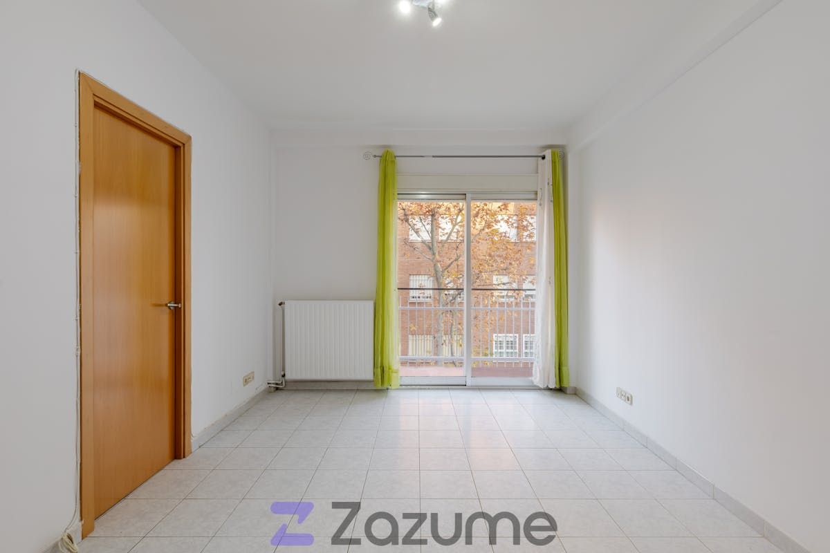 Dormitori de Pis de lloguer en  Madrid Capital amb Aire condicionat, Calefacció i Terrassa