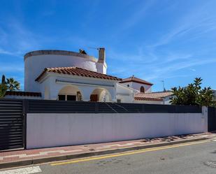 Vista exterior de Casa o xalet en venda en Cambrils amb Calefacció, Jardí privat i Terrassa