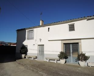 Exterior view of House or chalet for sale in Aldeavieja de Tormes