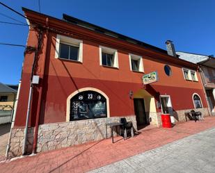 Vista exterior de Casa o xalet en venda en Ponferrada amb Aire condicionat, Calefacció i Terrassa