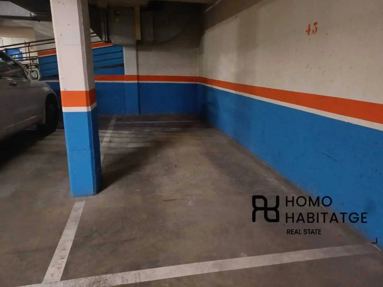 Parking with lift for sale in Calle bosch i cardellach