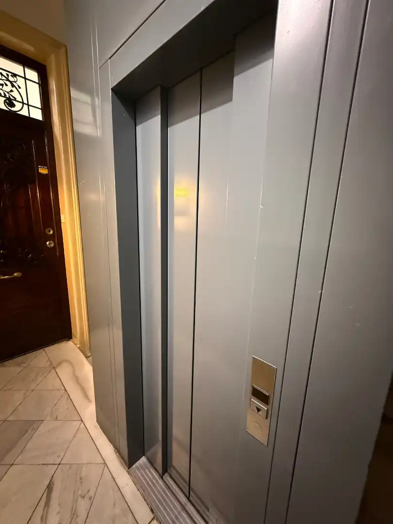 Büro zur Miete in Valencia mit Klimaanlage, Heizung und Balkon