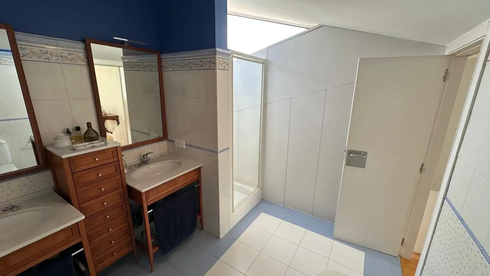 Casa aparellada amb jardí en venda a Calle Guatemala, imagen 11