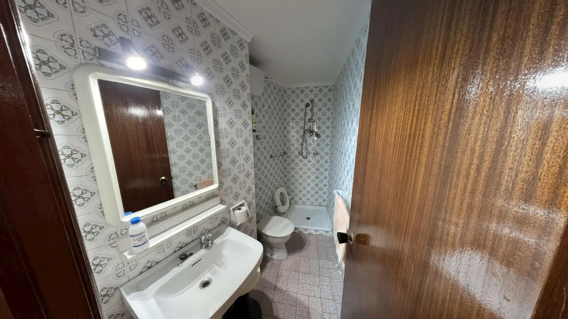 Bathroom of Flat for sale in Utiel, Valencia
