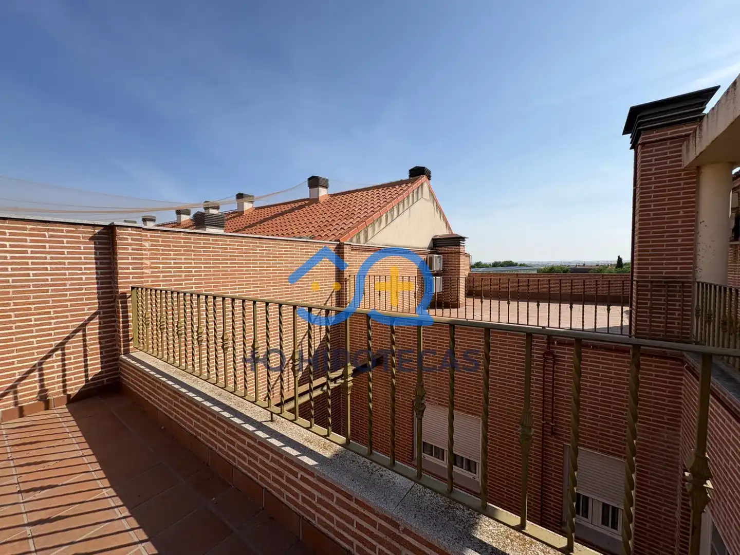 Vista exterior de Piso en venta en Yuncler