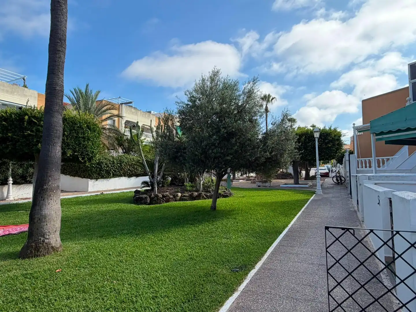 Vista exterior de Casa o chalet en venta en Torrevieja con Aire acondicionado, Jardín privado y Terraza