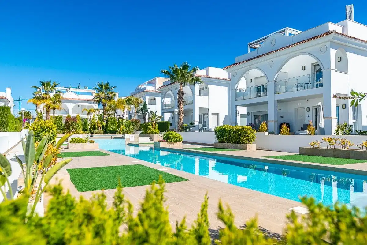 Vista exterior de Casa o xalet en venda en Rojales amb Jardí privat i Terrassa