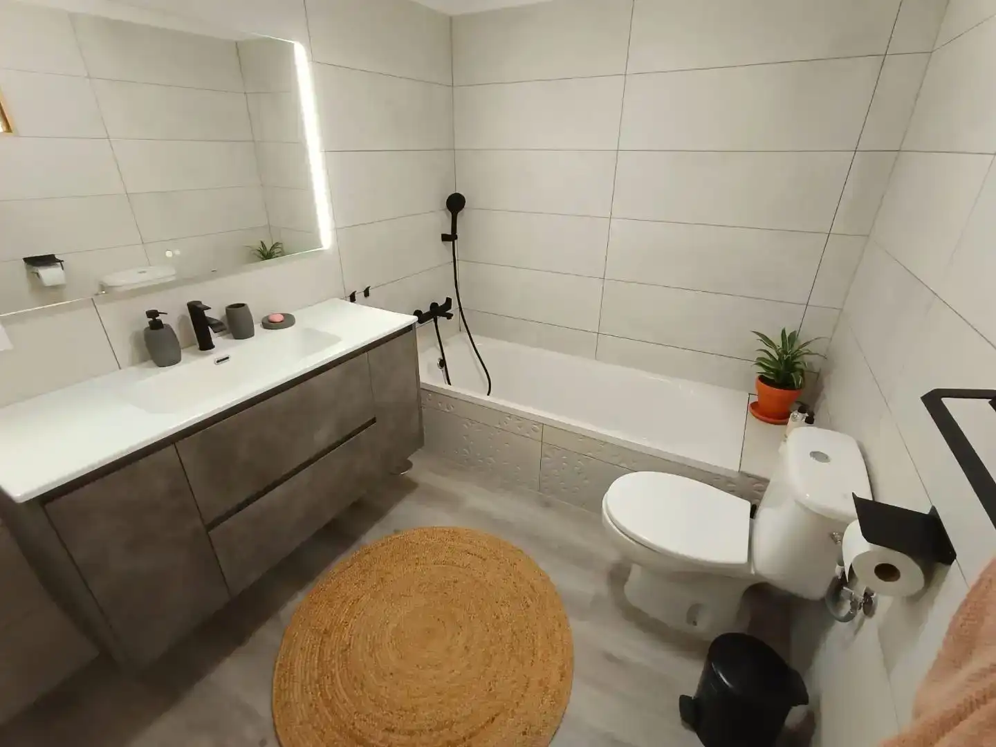 Bathroom of Houses for sale in La Guancha  with Private garden, Parquet flooring and Furnished