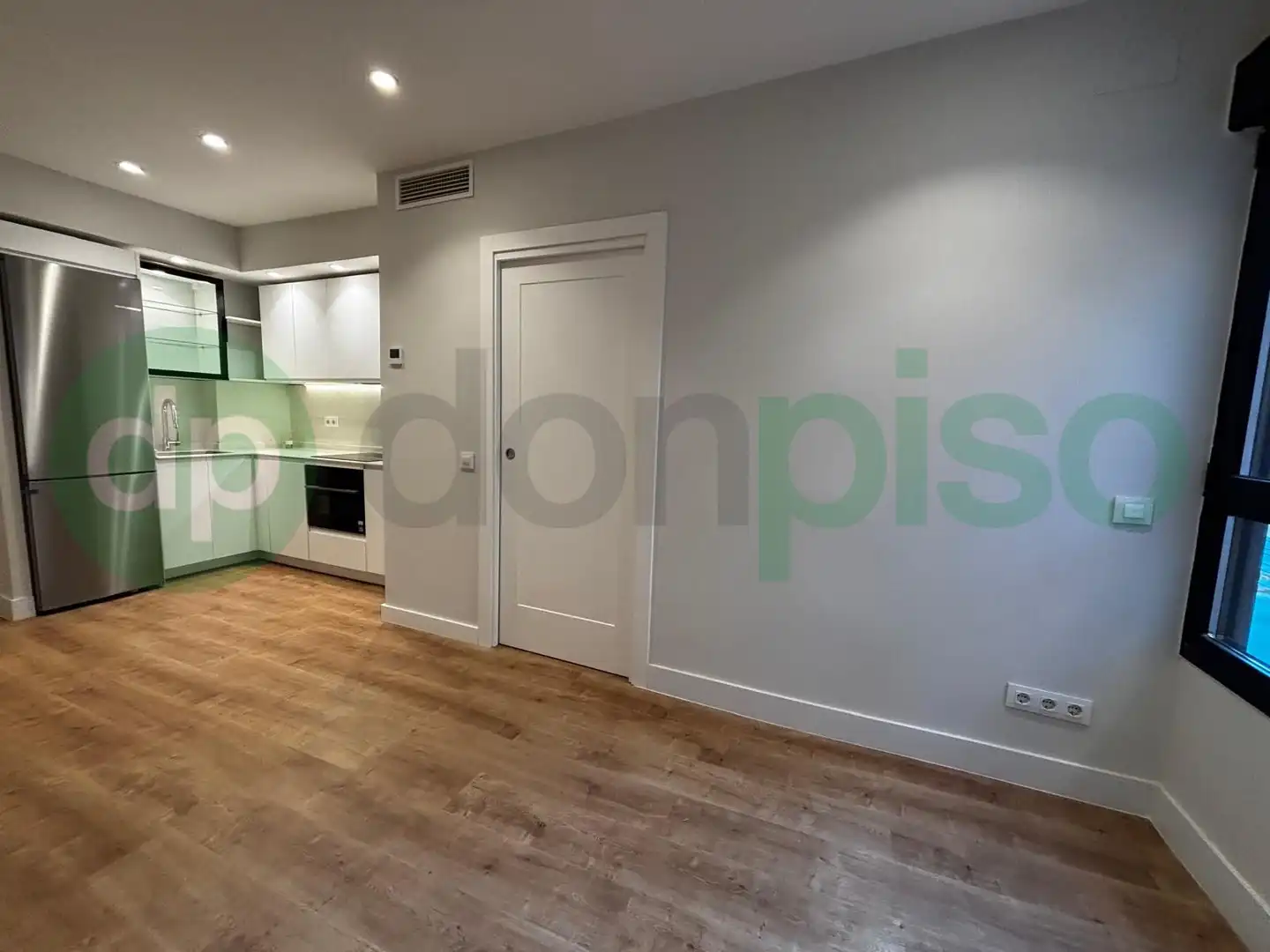 Kitchen of Flat for sale in Madrid  with Air Conditioner, Parquet flooring and Furnished