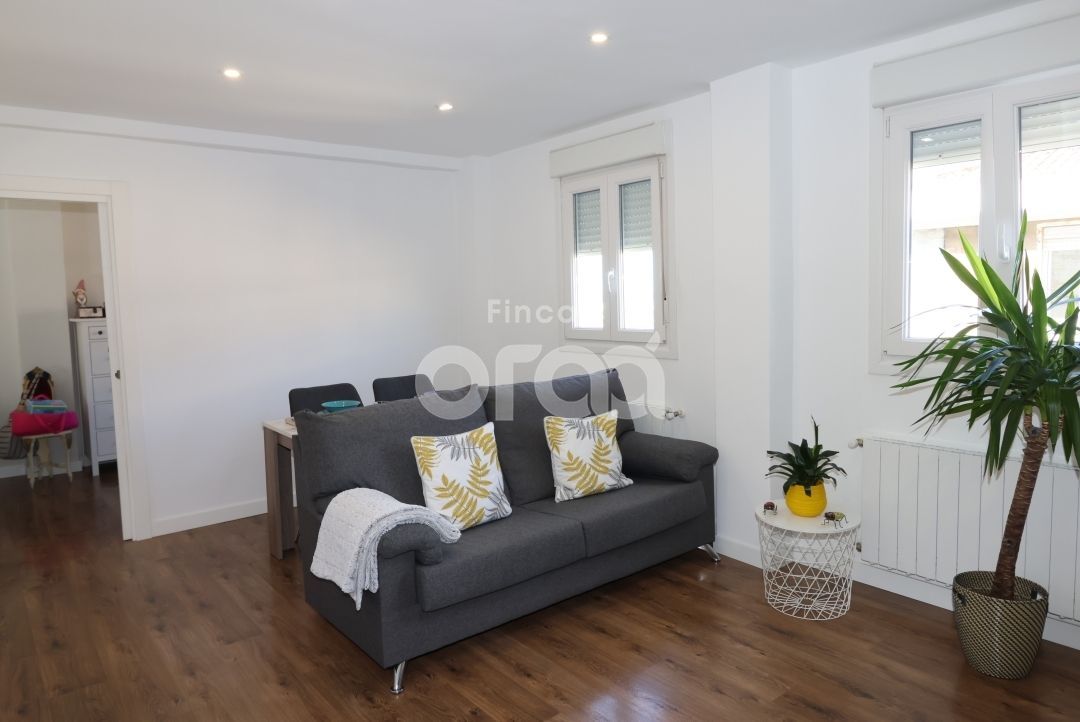 Sala de estar de Piso en venta en Santurtzi  con Calefacción y Amueblado