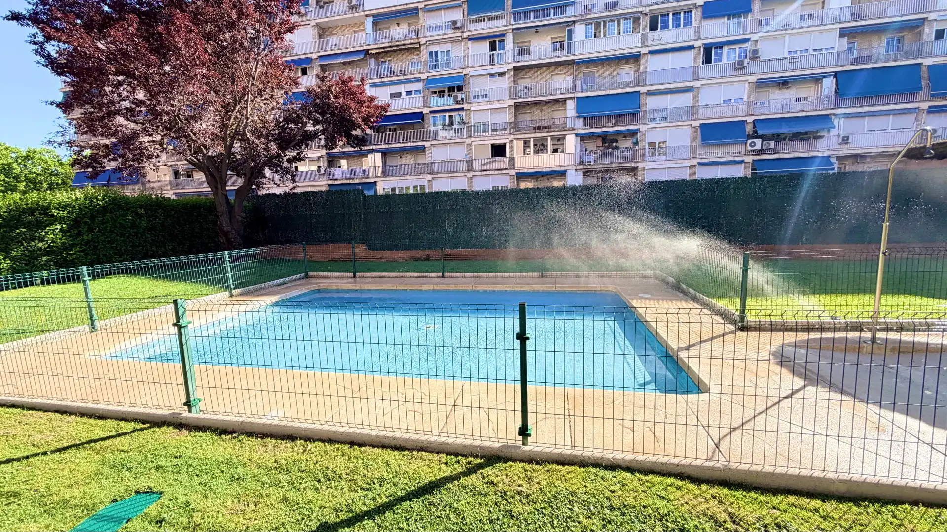 Piscina de Piso en venta en Alcorcón con Calefacción, Jardín privado y Amueblado