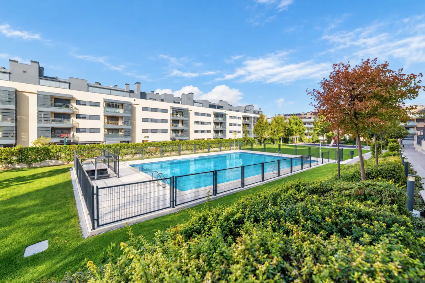 Schwimmbecken von Wohnung zum Verkauf in Hospital