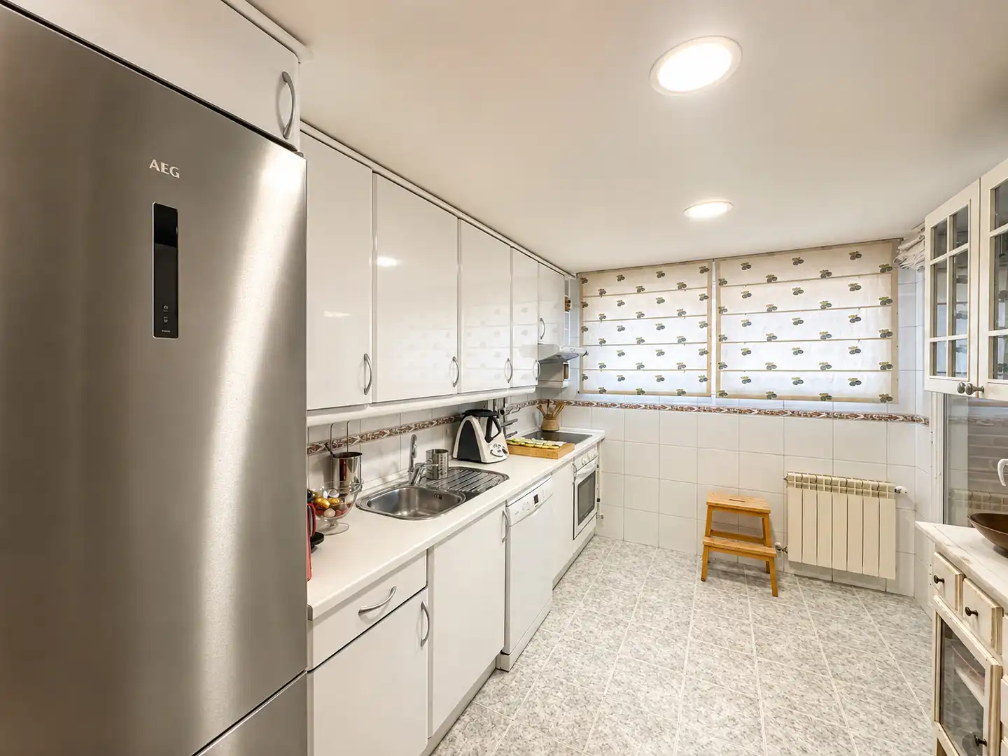 Cocina de Dúplex en venta en Torrelodones con Piscina comunitaria