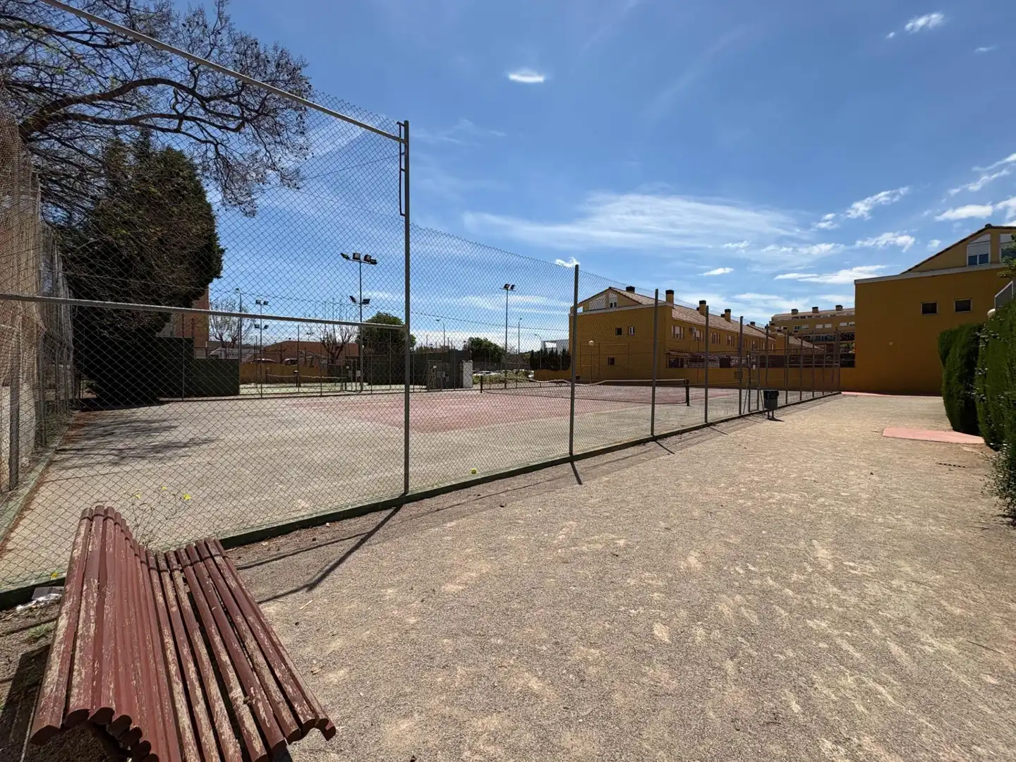 Parking de Casa adosada en venta en Bétera con Aire acondicionado, Calefacción y Terraza