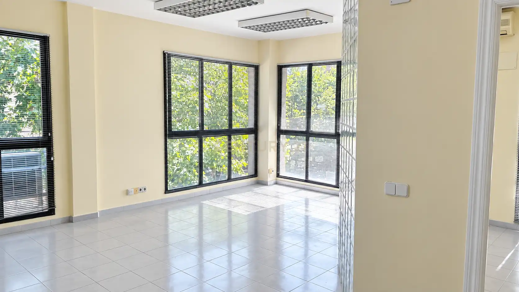 Ufficio con ascensore in affitto a Casco Antiguo