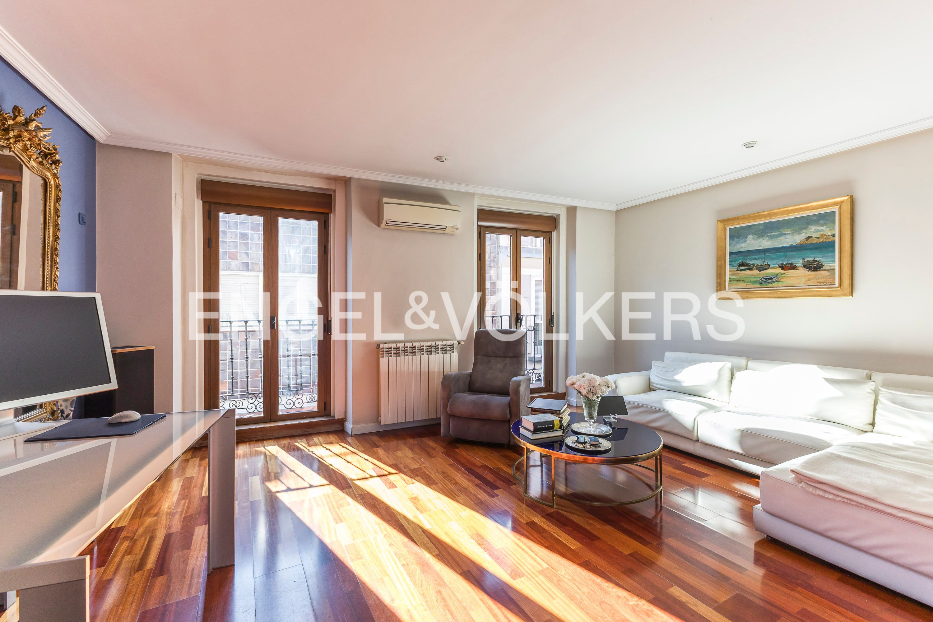 Exterior view of Apartment for sale in  Madrid Capital  with Air Conditioner, Heating and Parquet flooring