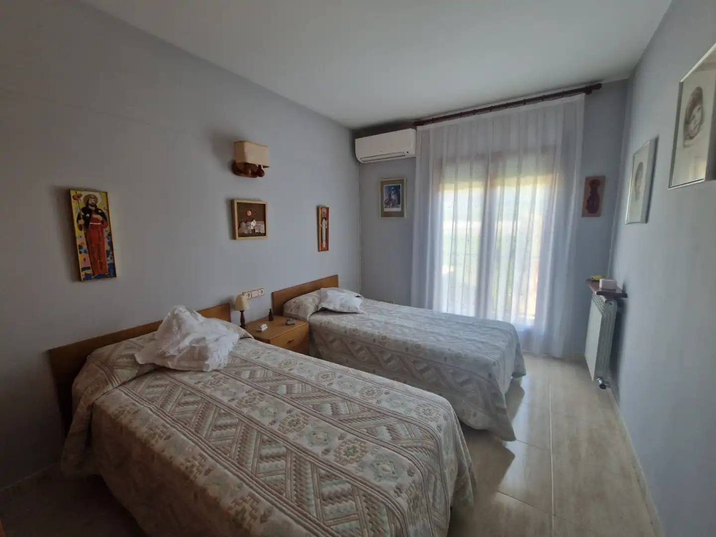 Habitación de Casa adosada en venta en Olot con Aire acondicionado, Calefacción y Jardín privado