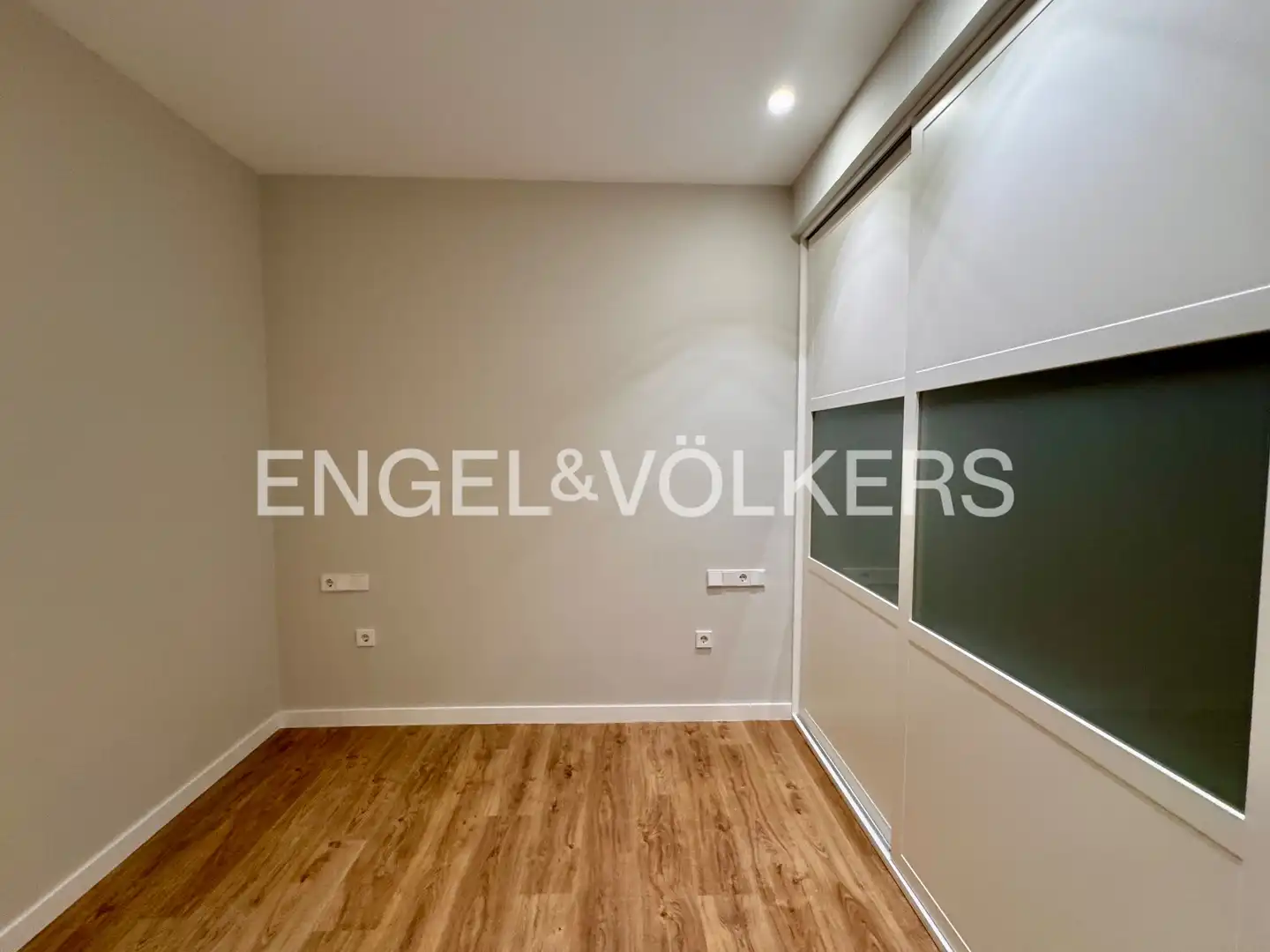Dining room of Flat for rent in Valencia  with Air Conditioner, Heating and Balcony