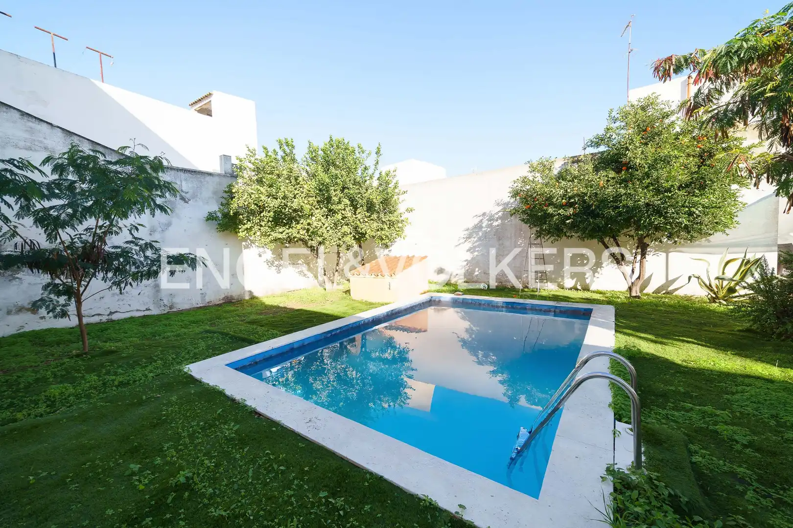 Swimming pool of Houses for sale in Puerto Real  with Heating, Private garden and Terrace