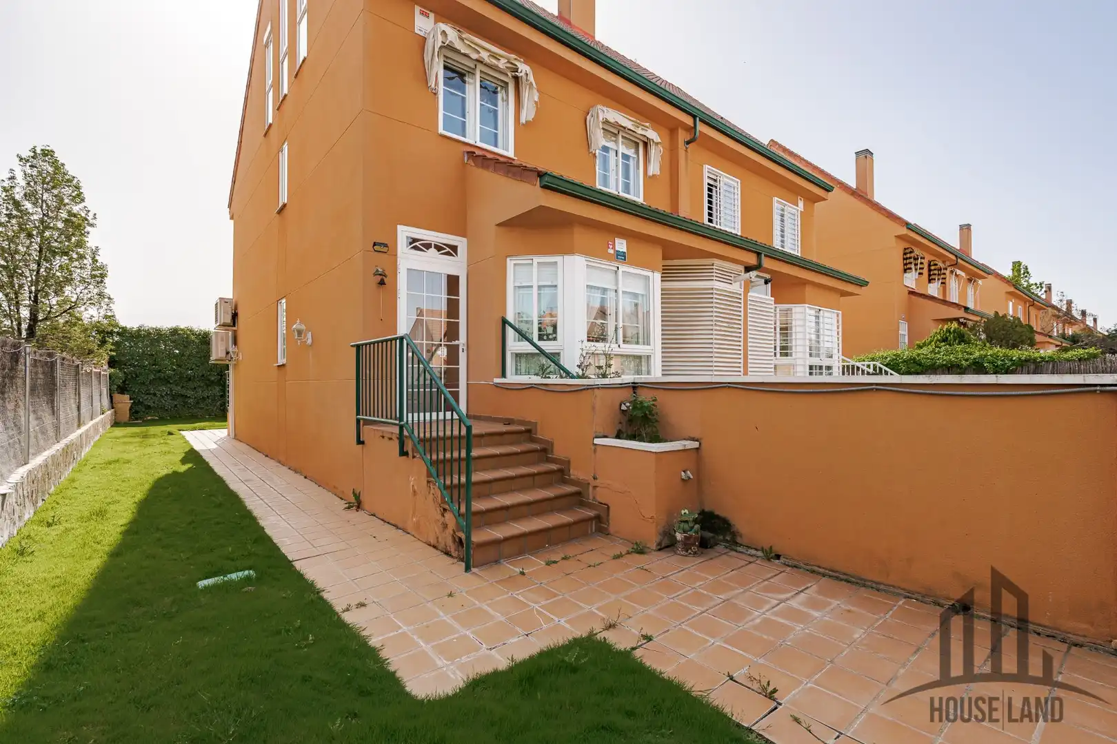 Vista exterior de Casa o xalet en venda en Algete amb Aire condicionat, Calefacció i Jardí privat